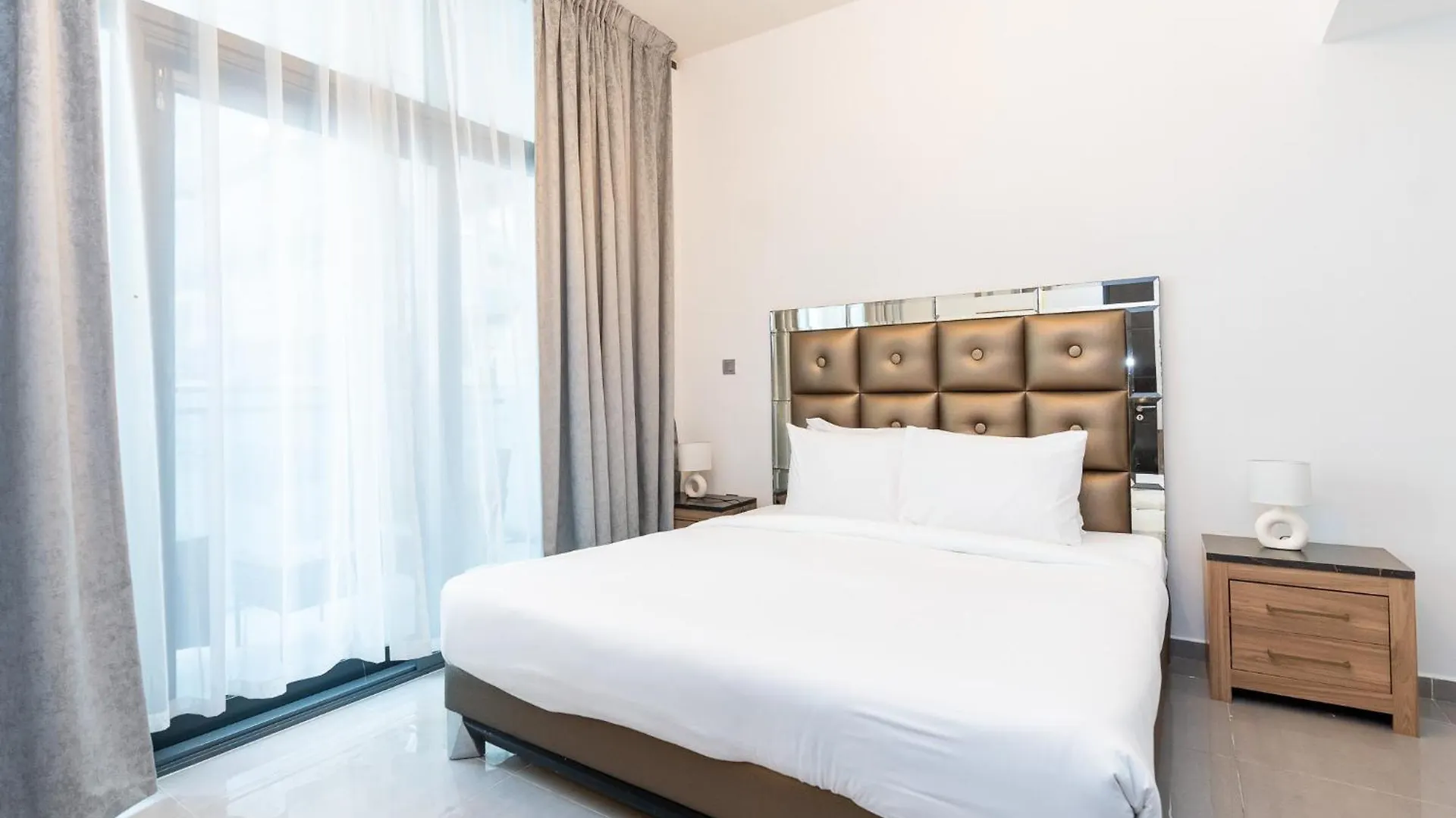 Citihome-1Br In Merano Tower At Business Bay Dubaj Apartament