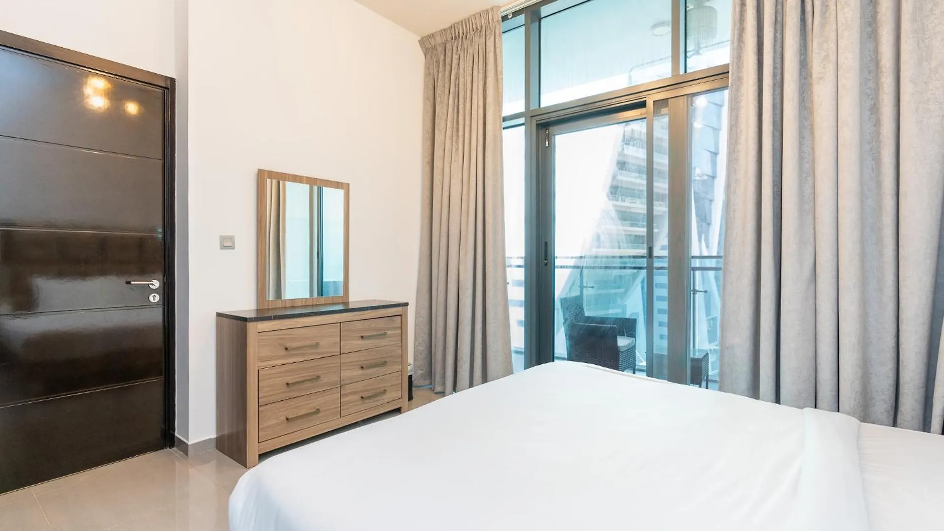 Citihome-1Br In Merano Tower At Business Bay Dubai Apartment