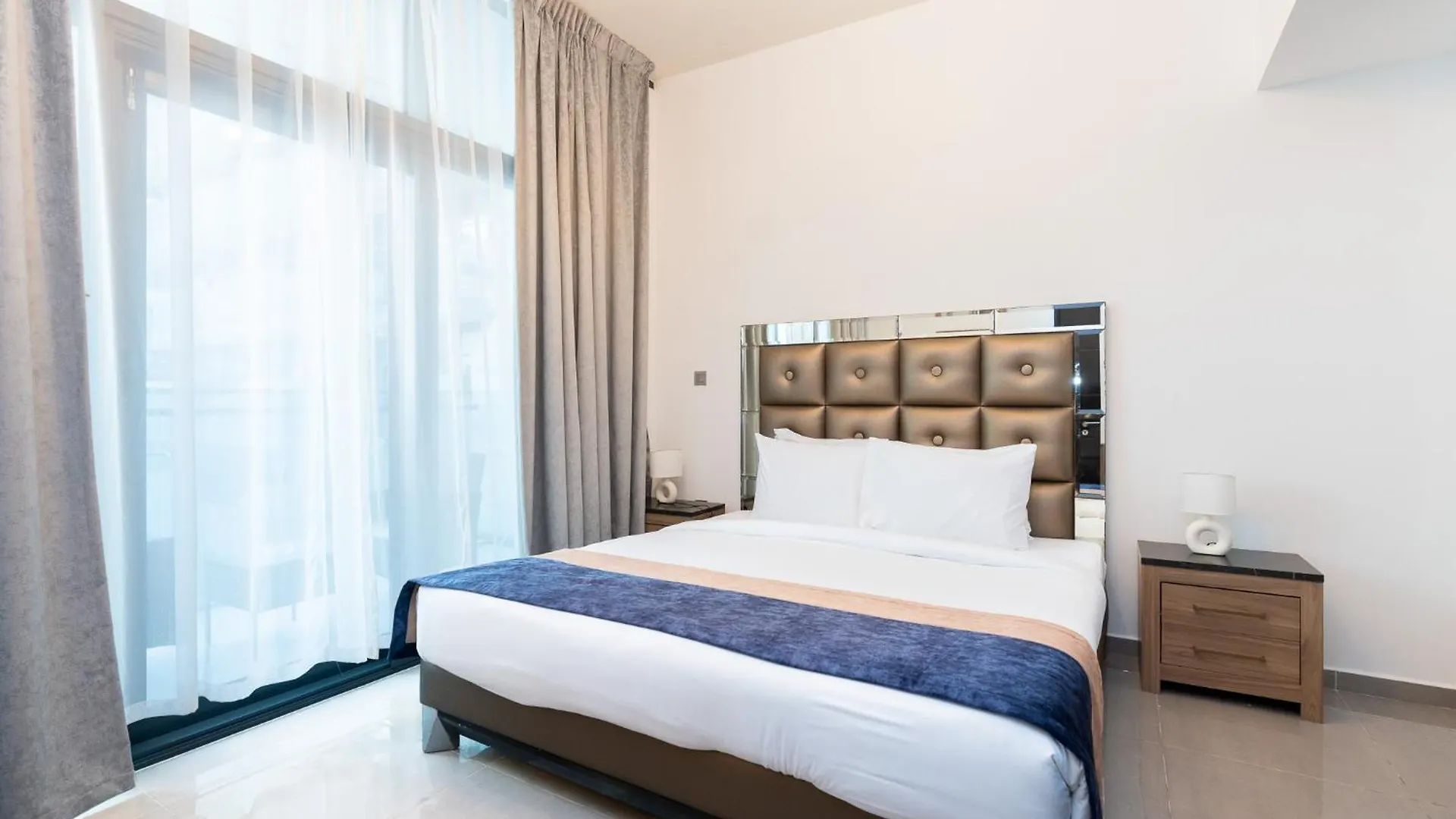 Citihome-1Br In Merano Tower At Business Bay Dubai 0*,