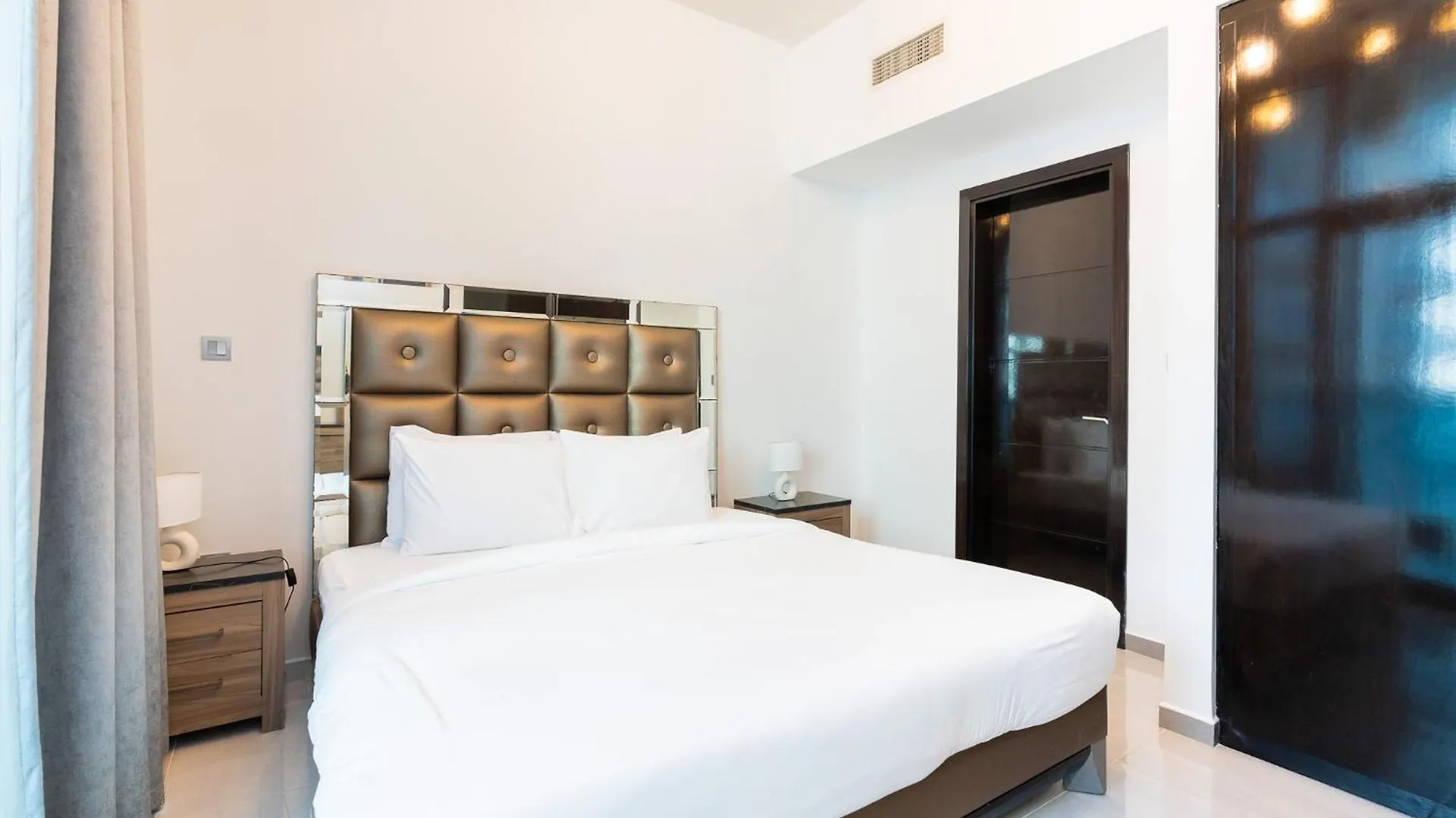 Citihome-1Br In Merano Tower At Business Bay Dubai Apartment