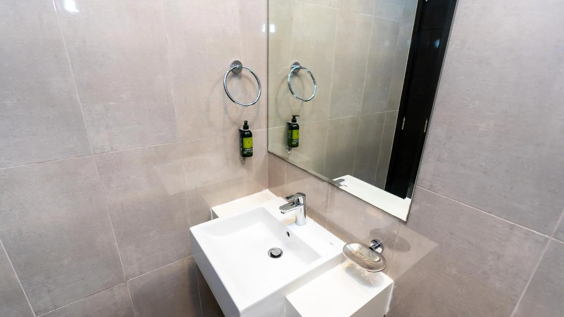 Citihome-1Br In Merano Tower At Business Bay Dubai Apartment